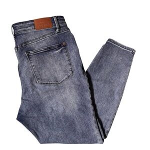 Judy Blue Classic Blue Jeans 16 W